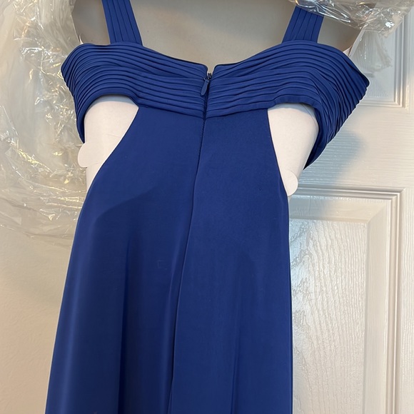 Formal/Evening Gown - Picture 6 of 9